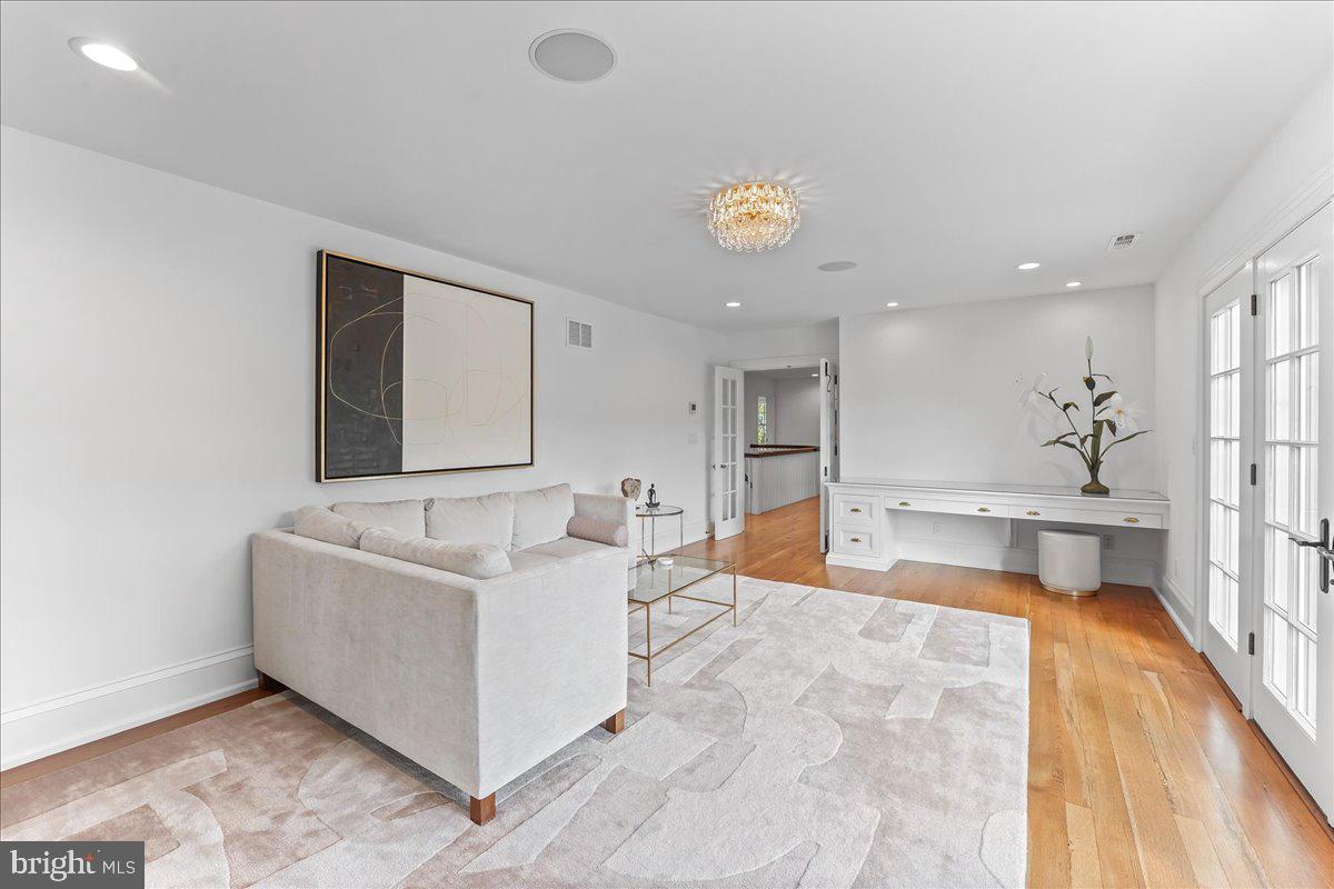 HILLOCH MANOR - Residential