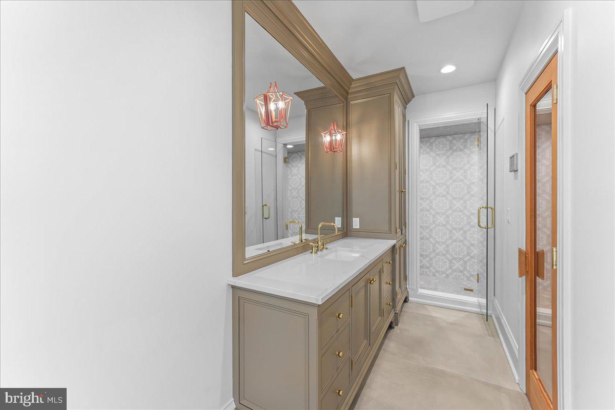 HILLOCH MANOR - Residential