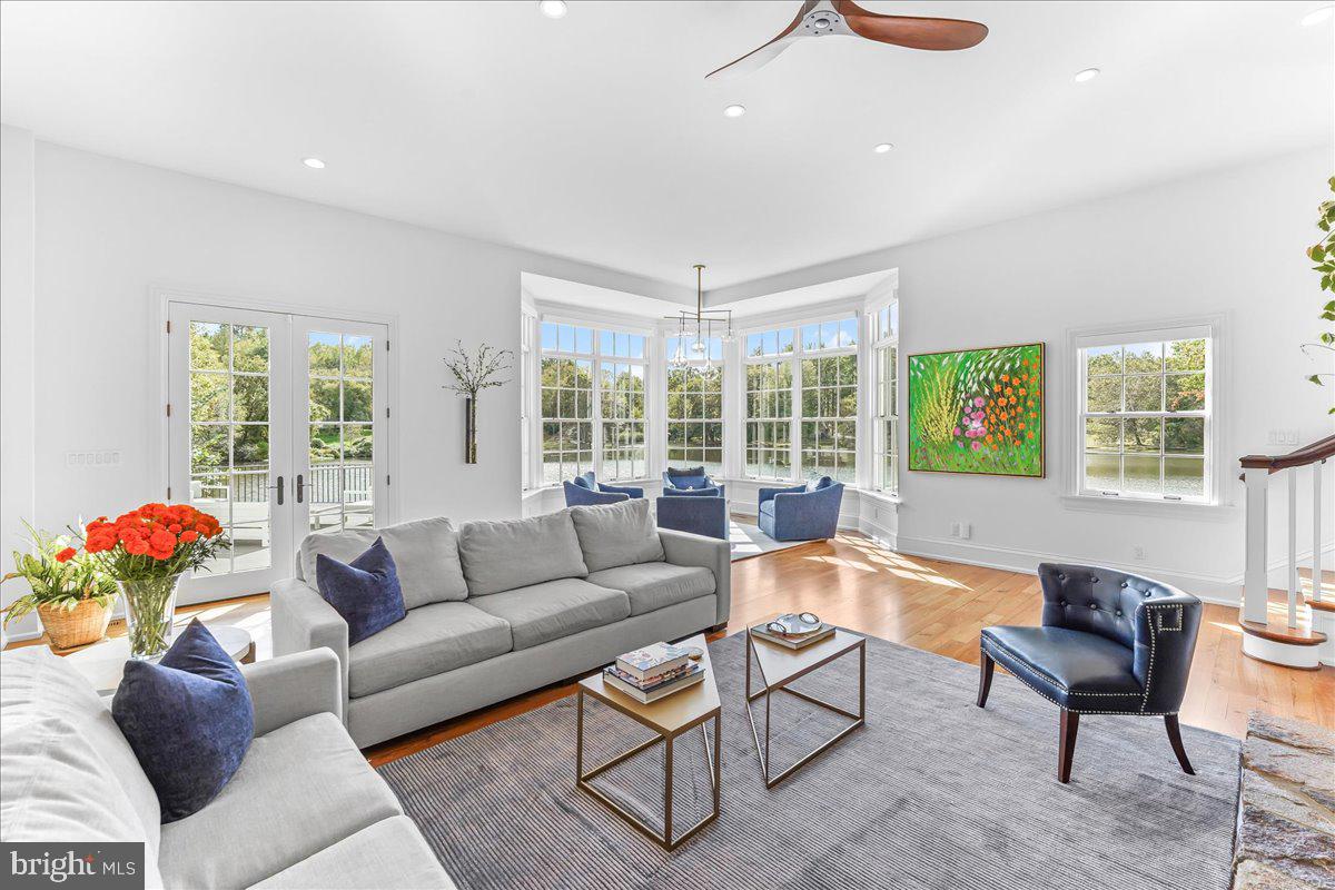 HILLOCH MANOR - Residential