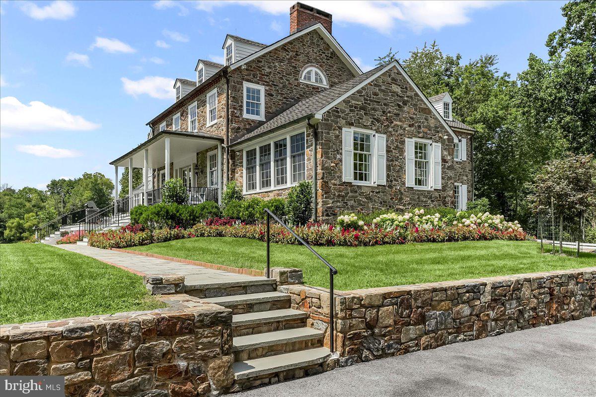 HILLOCH MANOR - Residential