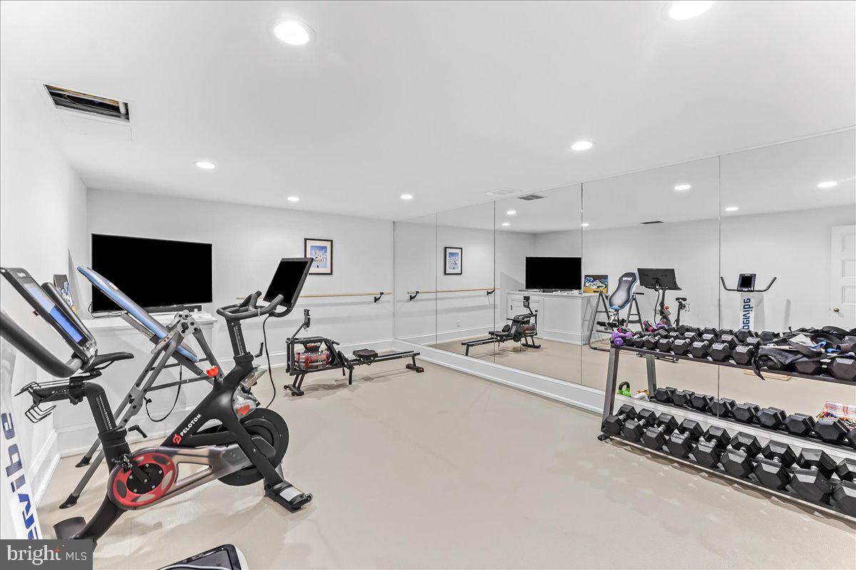 HILLOCH MANOR - Residential