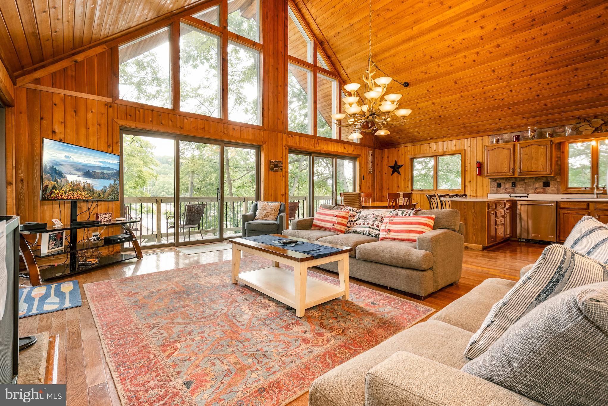 82 LANDMARK DRIVE 4