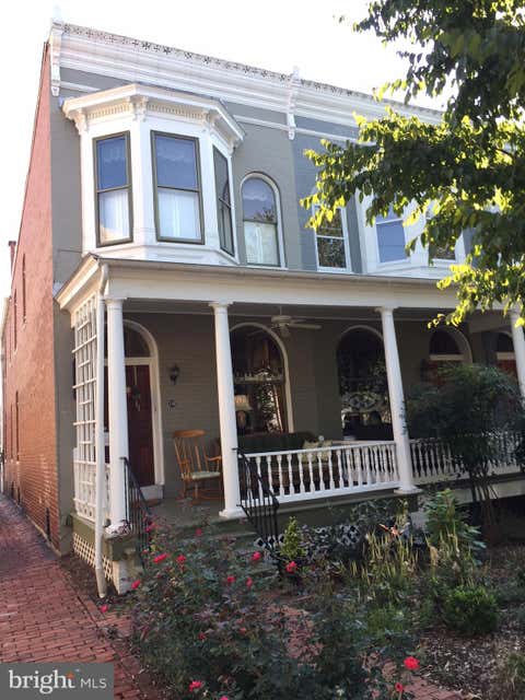 Townhouse For Sale - 136 3rd Street<br/> FREDERICK, MD 21701