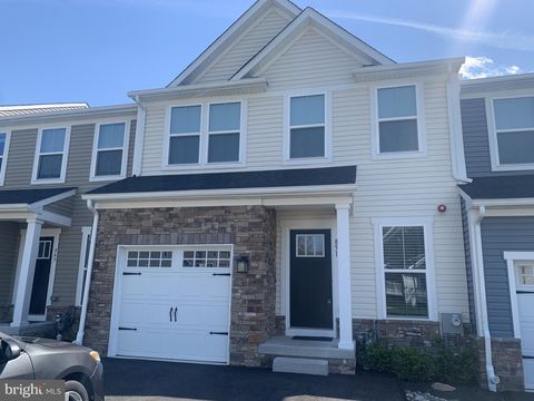 Photo of 851 Fountain Trail, KENNETT SQUARE, PA 19348 (MLS # PACT2122838)