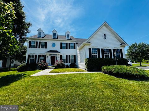 Photo of 25279 Connor Court, ALDIE, VA 20105 (MLS # VALO2127500)