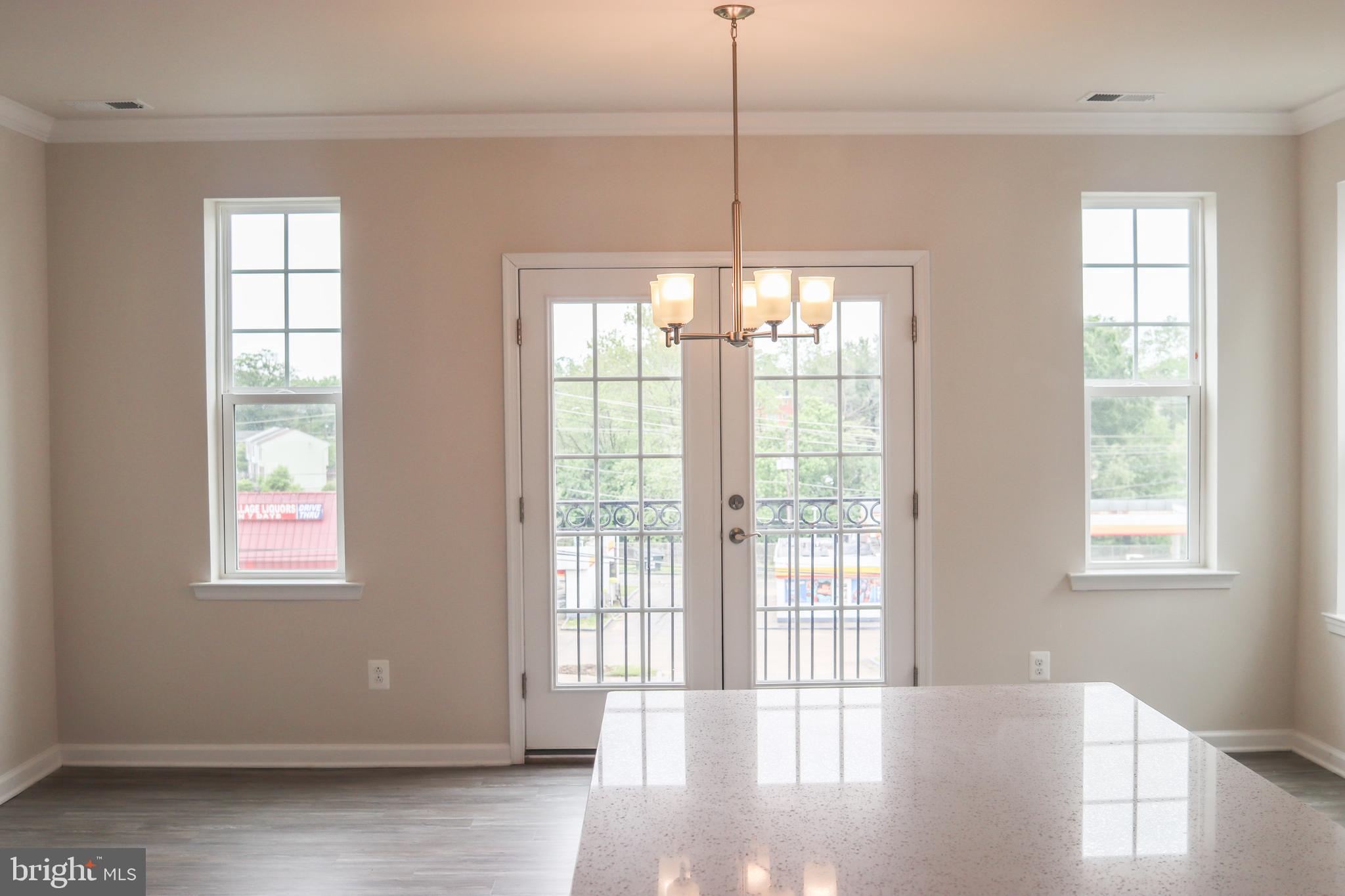 METRO POINTE - Residential