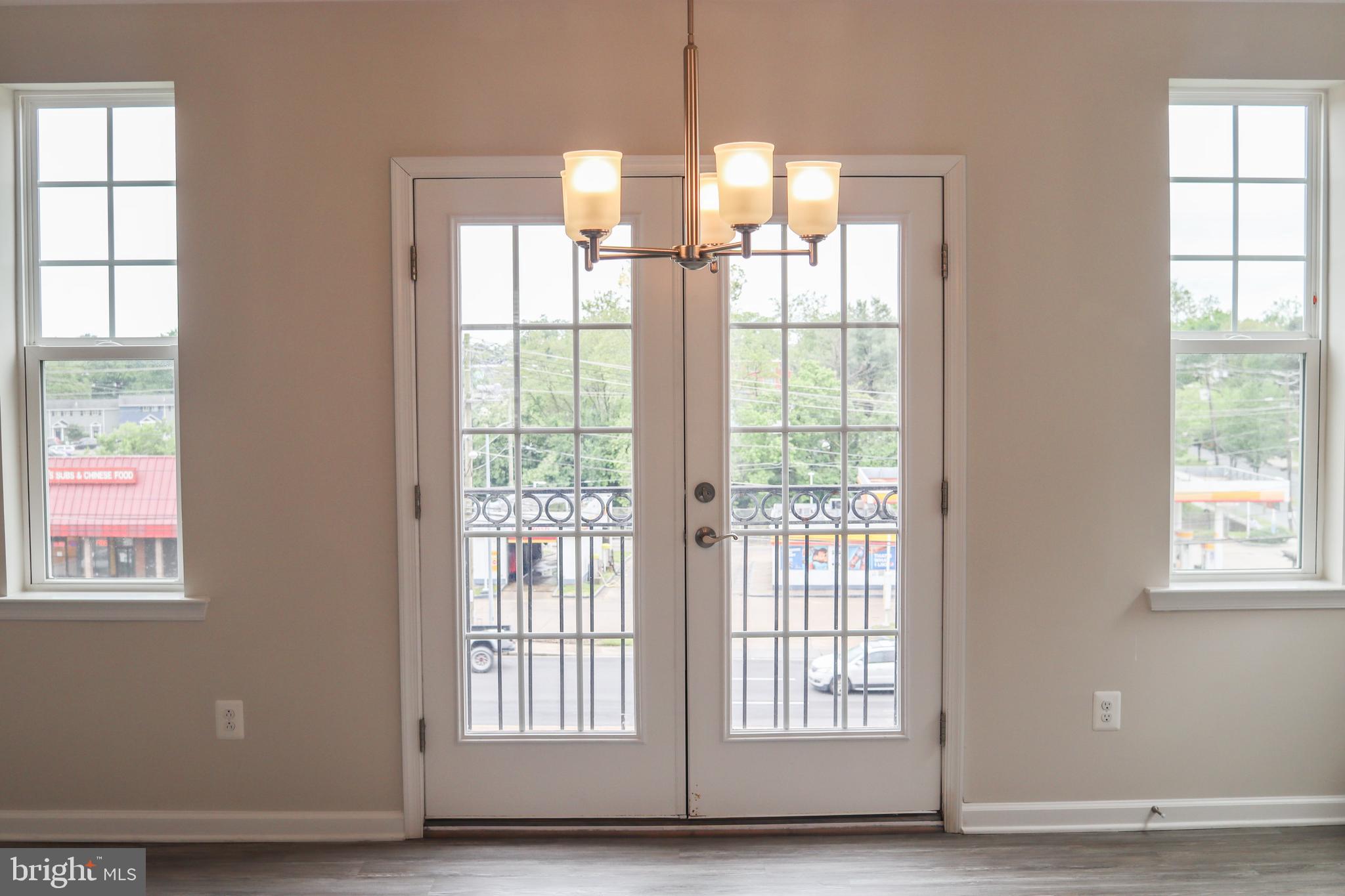 METRO POINTE - Residential