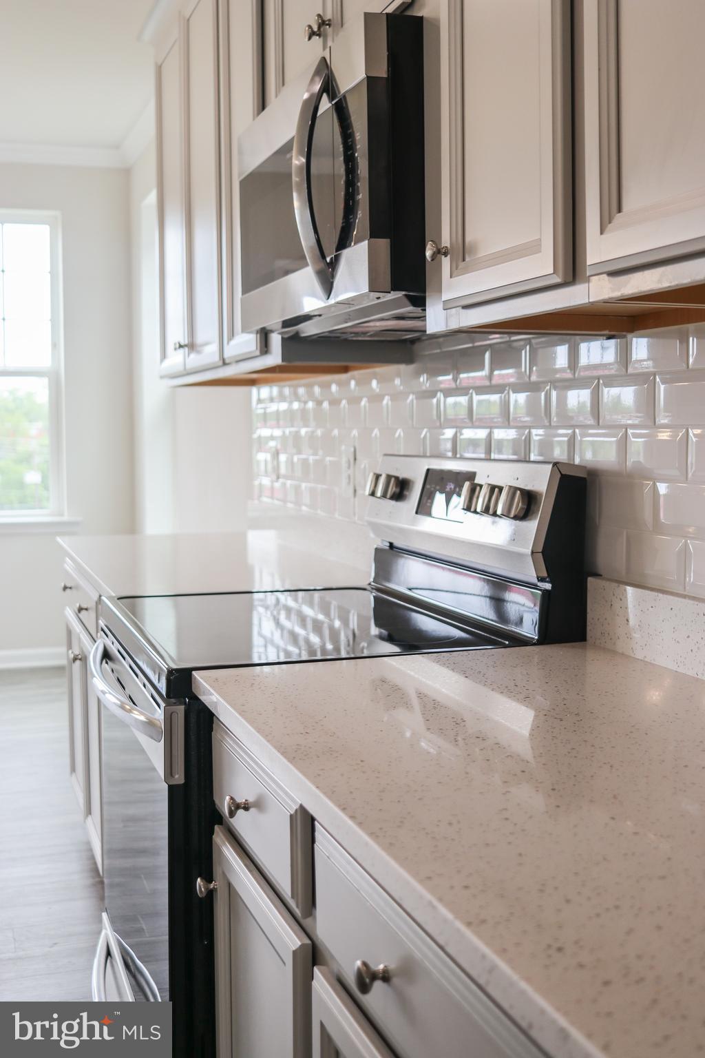 METRO POINTE - Residential