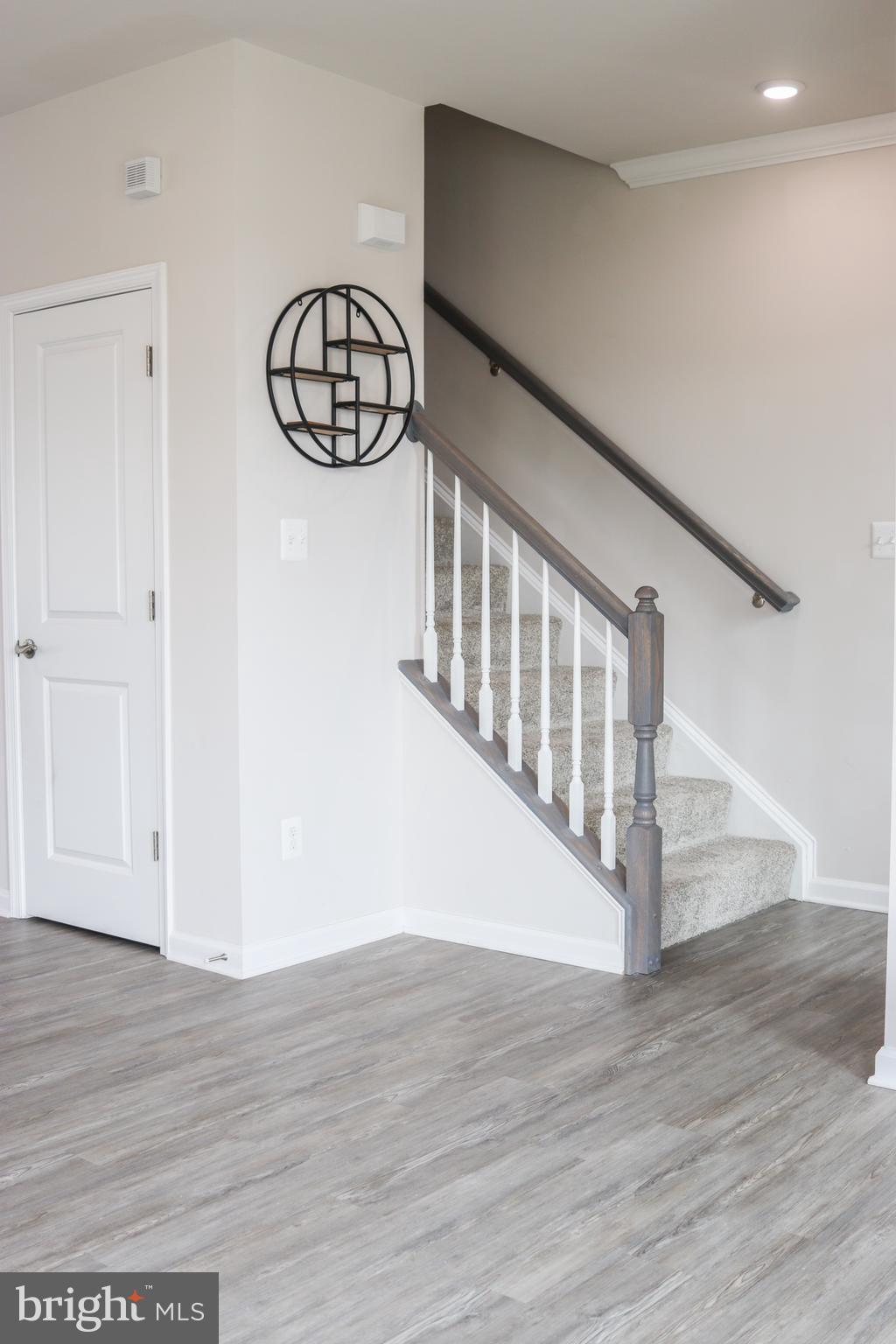 METRO POINTE - Residential