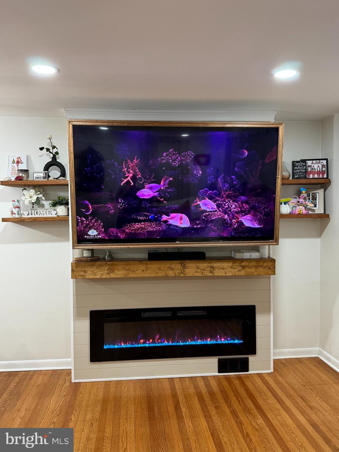 FOX CHASE - Residential