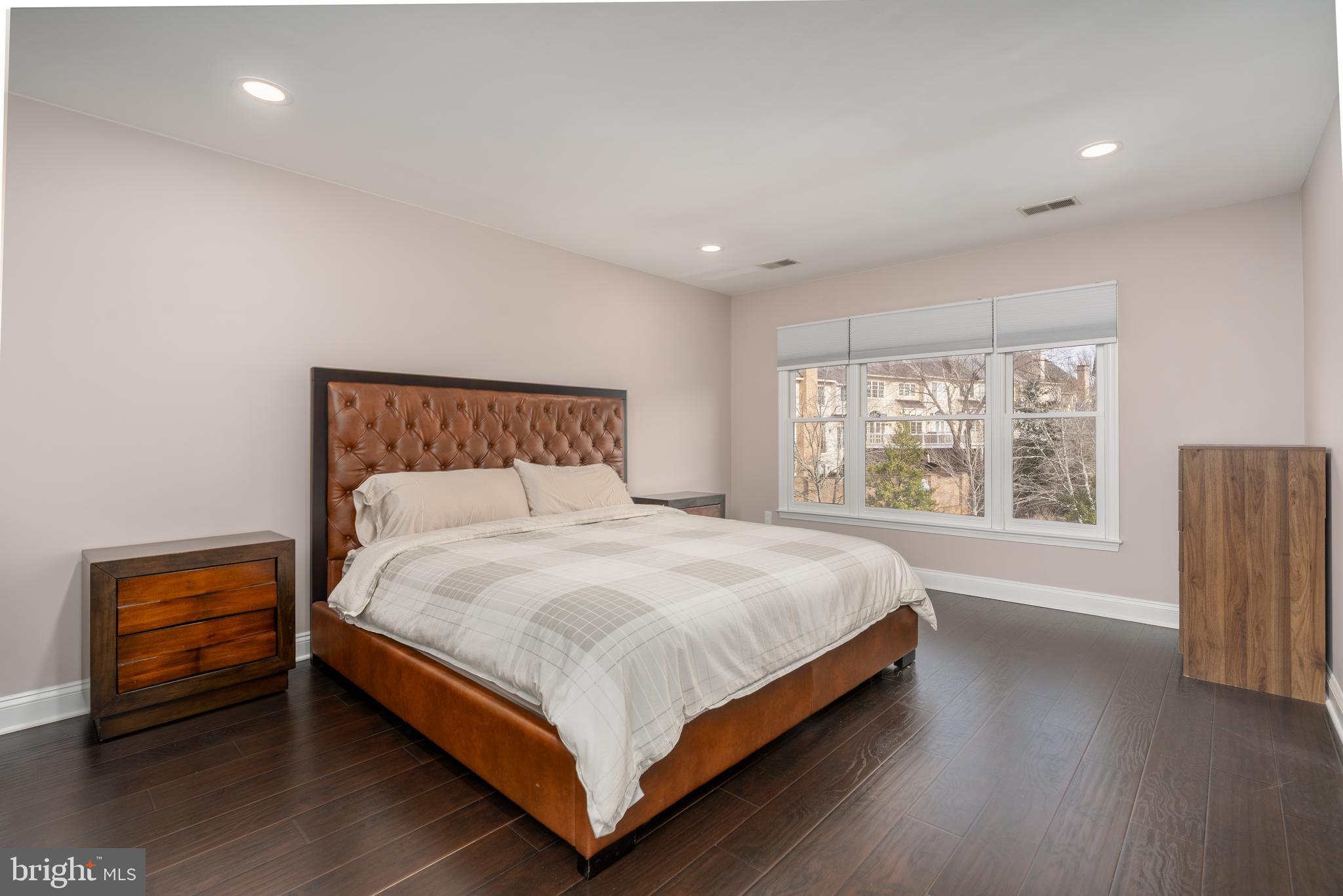 POTOMAC CREST - Residential