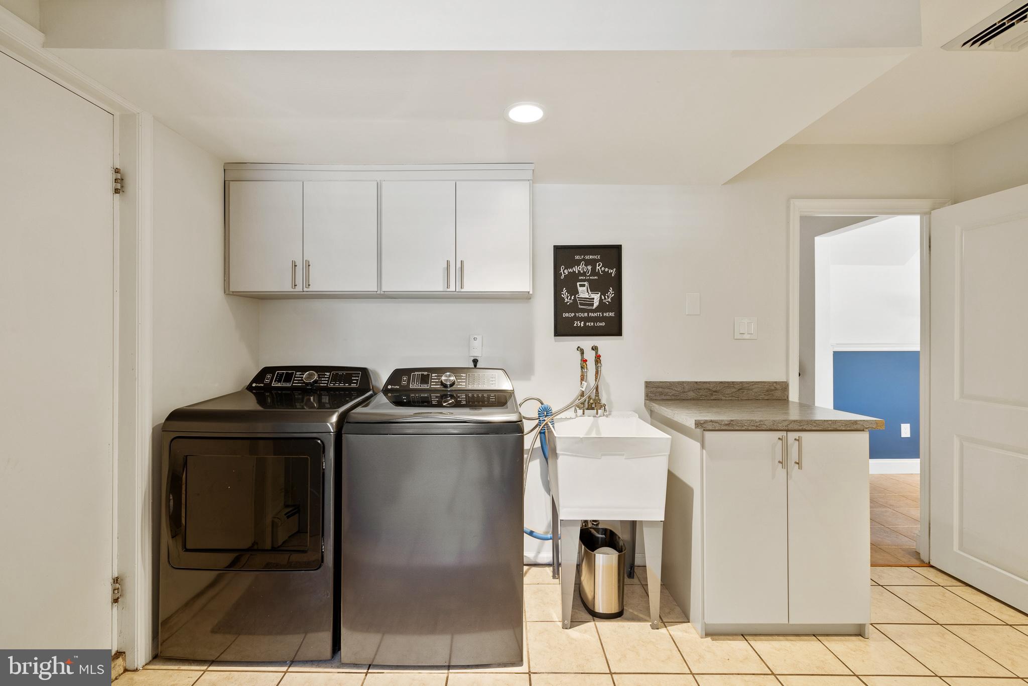 MEADOWLANDS MANOR - Residential