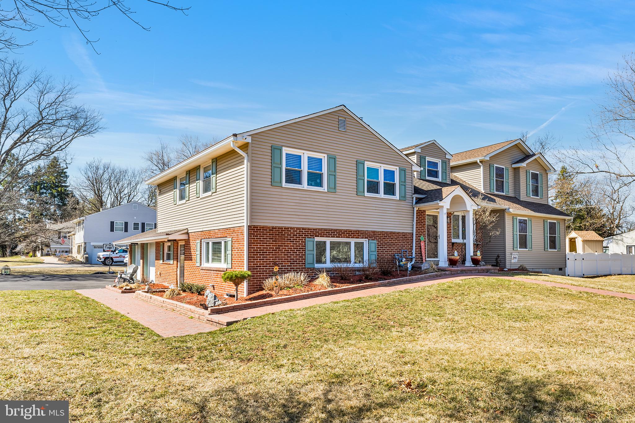 MEADOWLANDS MANOR - Residential