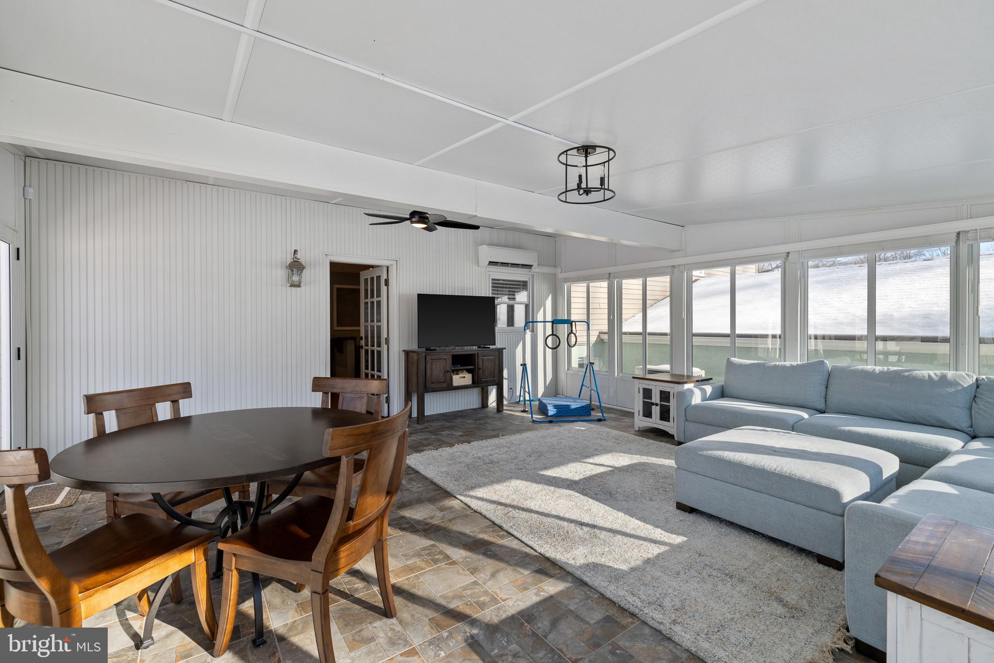 MEADOWLANDS MANOR - Residential