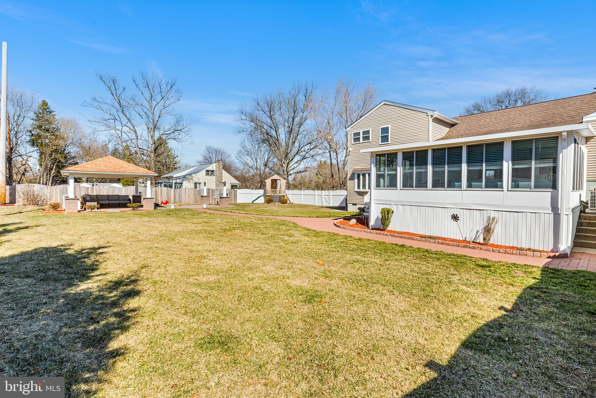 MEADOWLANDS MANOR - Residential