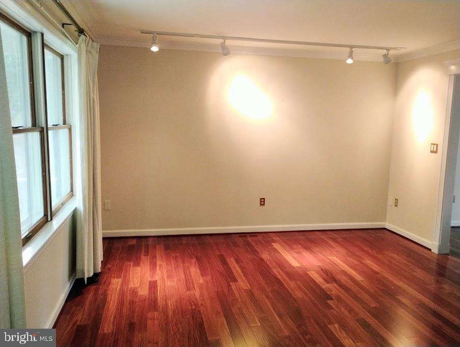 EAGLE HILL - Residential