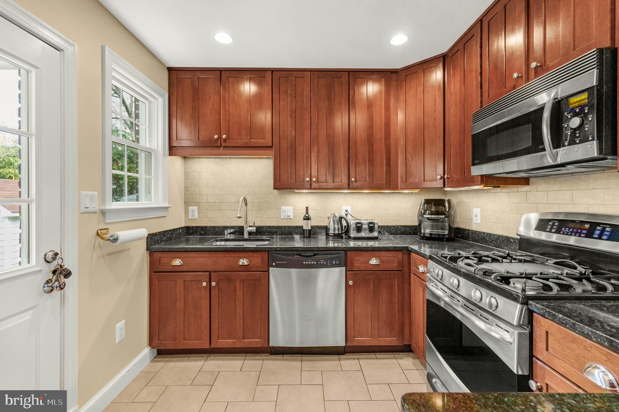 WOODSIDE HILLS - Residential