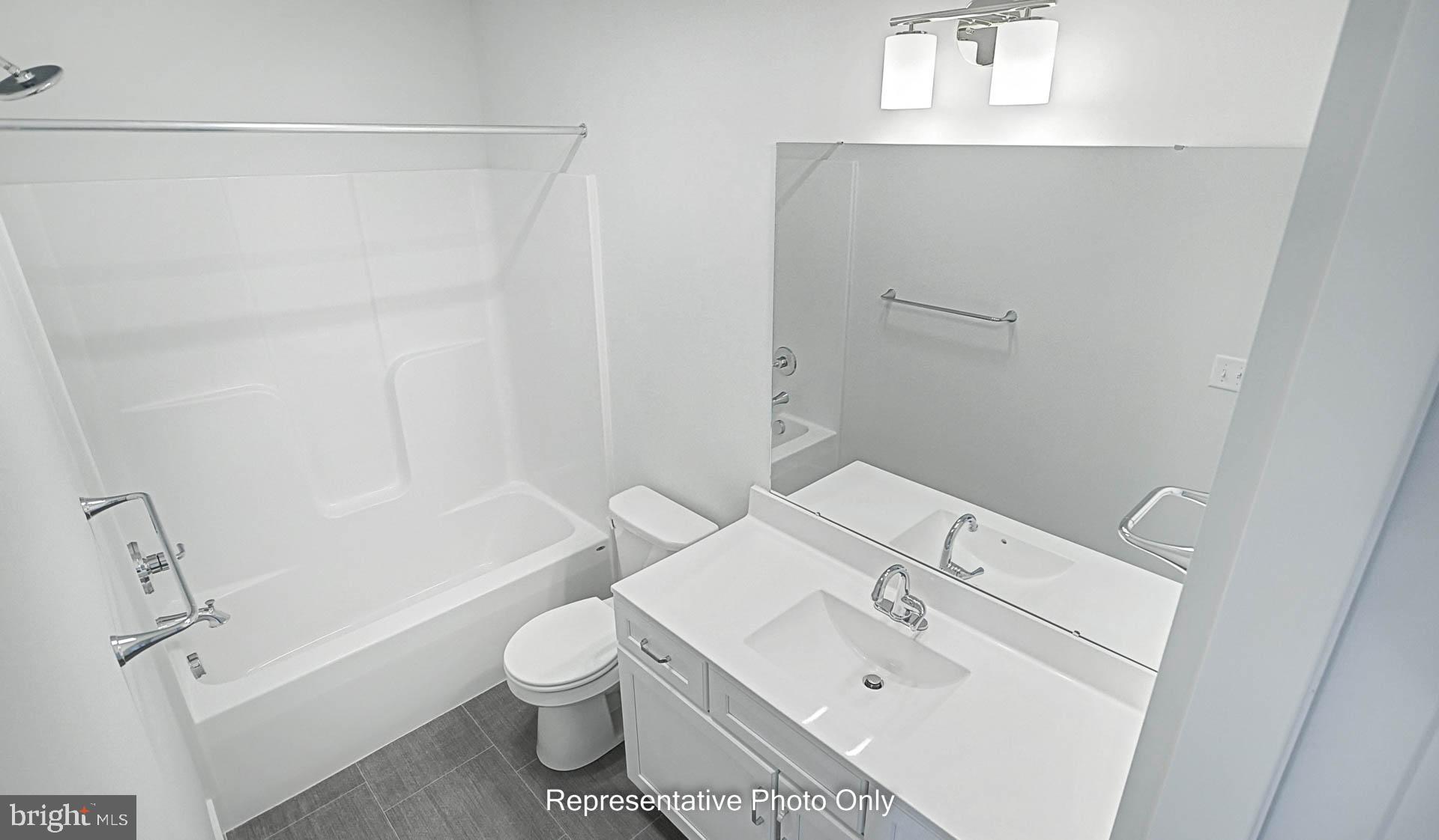 MADISON COURT - Residential