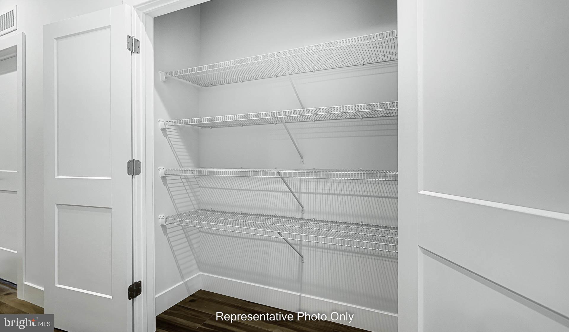 MADISON COURT - Residential