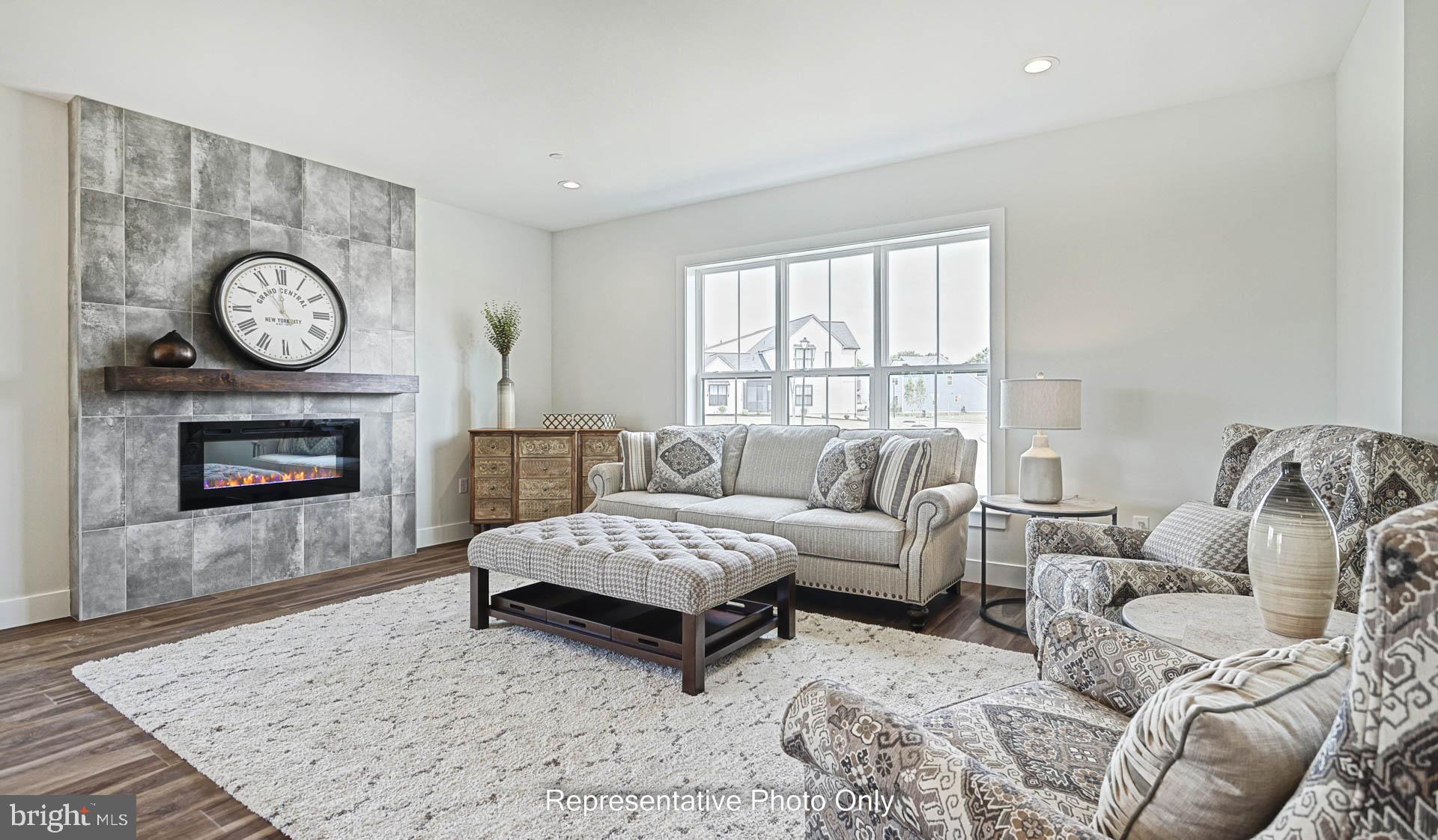 MADISON COURT - Residential