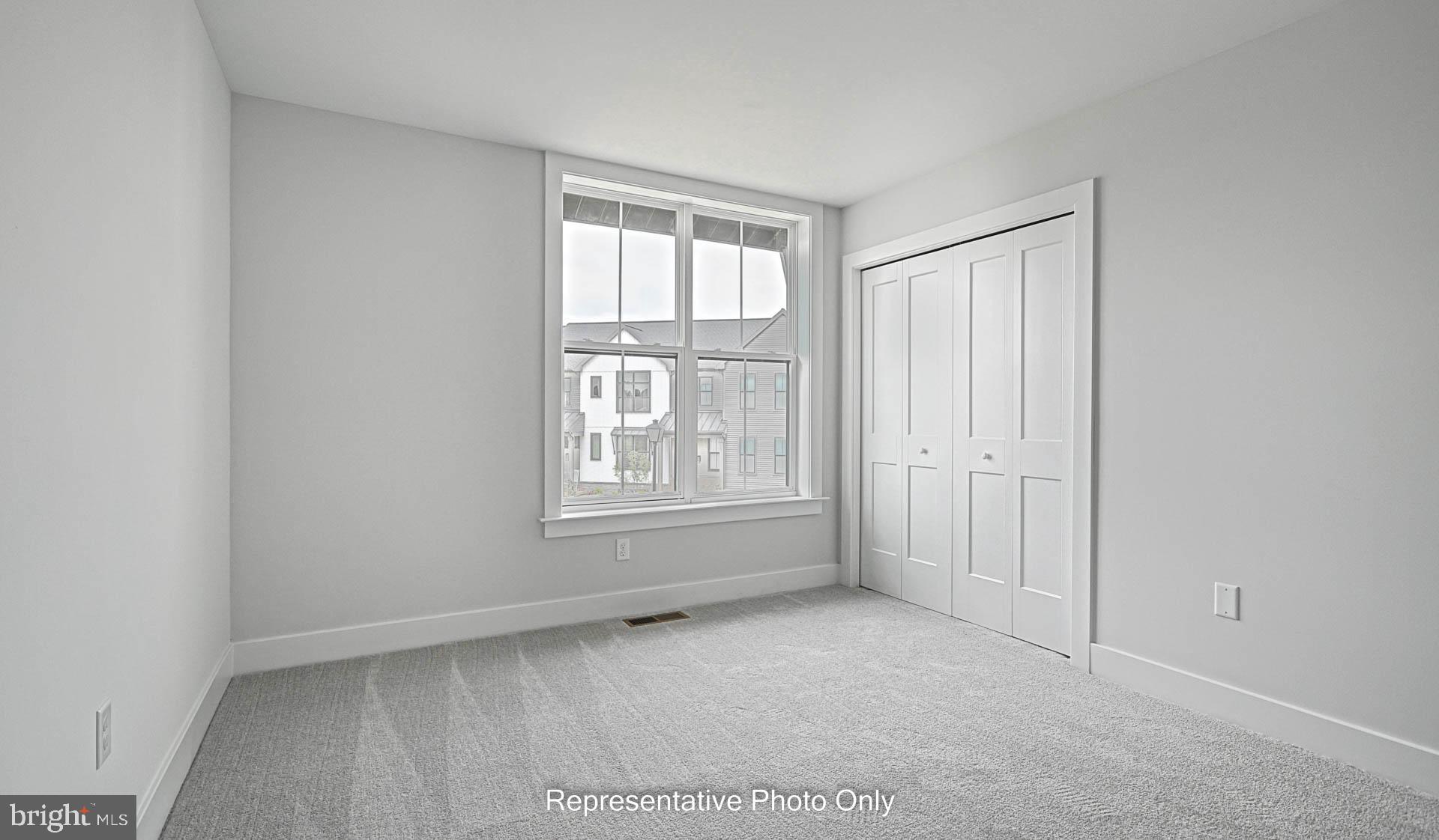 MADISON COURT - Residential