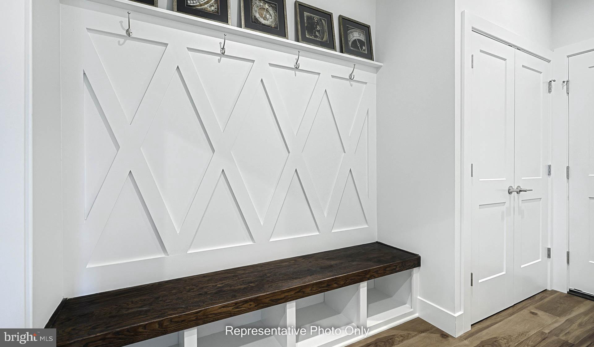 MADISON COURT - Residential