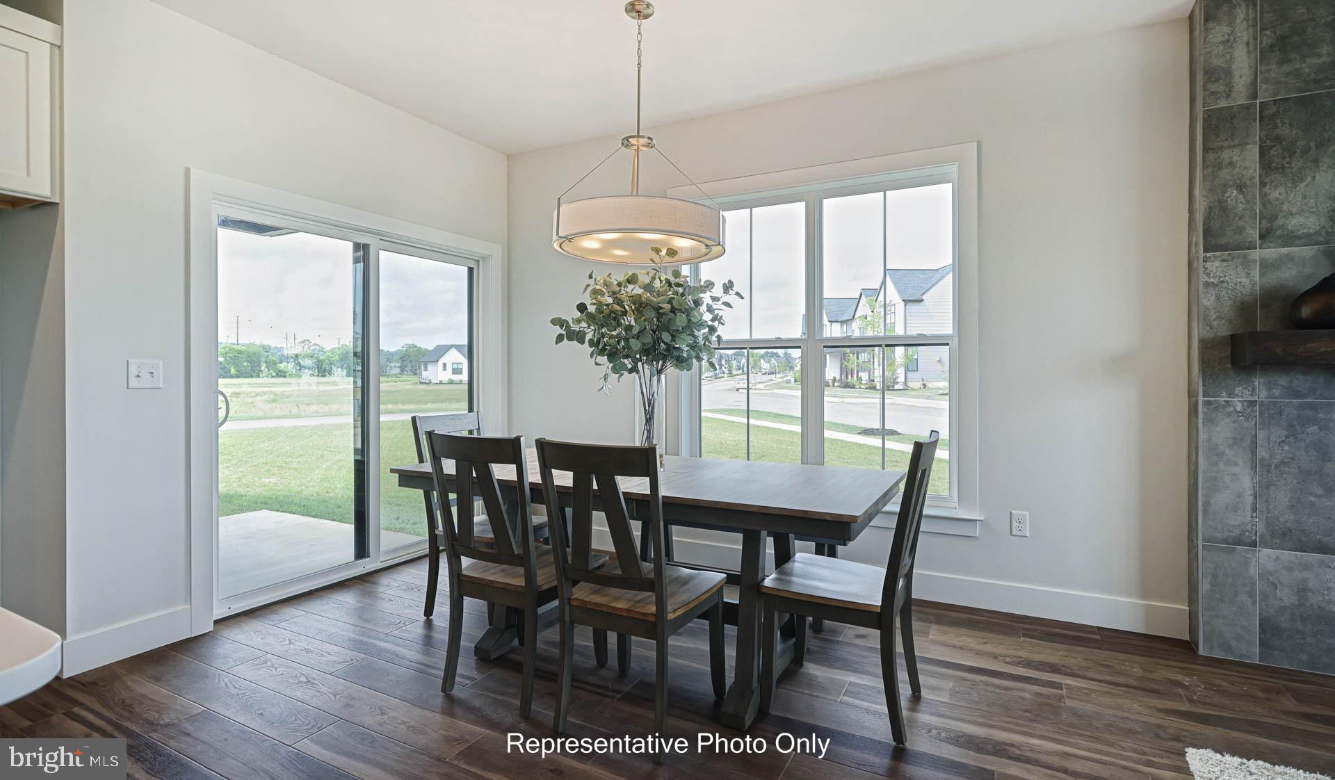 MADISON COURT - Residential