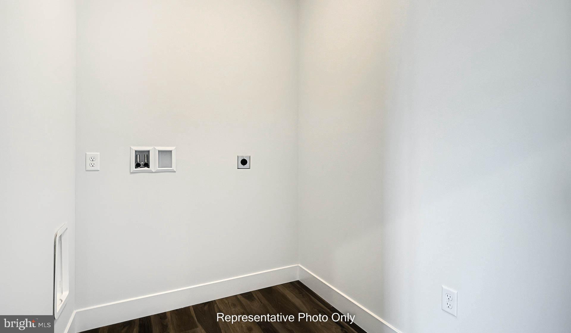 MADISON COURT - Residential