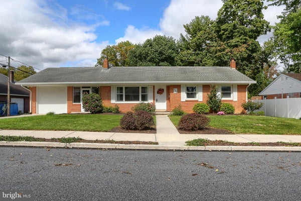 321 E WALNUT ST, PALMYRA, PA 17078 - Image da2daa7dc4f60154d2b0e576a376a54a/3401648755