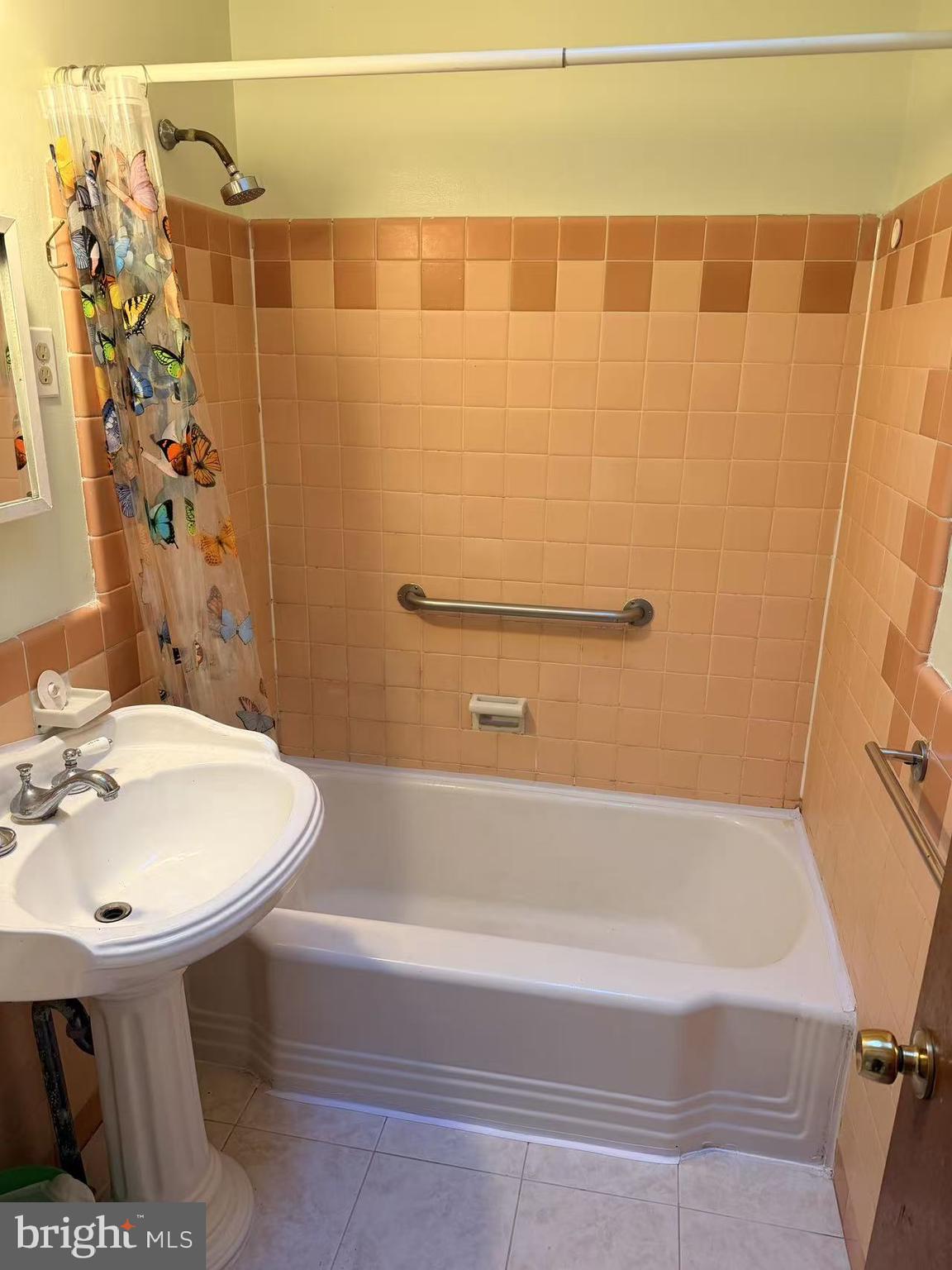 PHILADELPHIA (NORTHEAST) - Residential