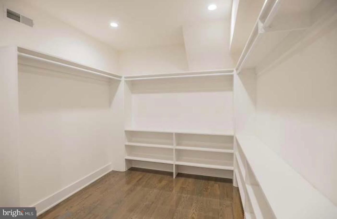 POINT BREEZE - Residential Lease