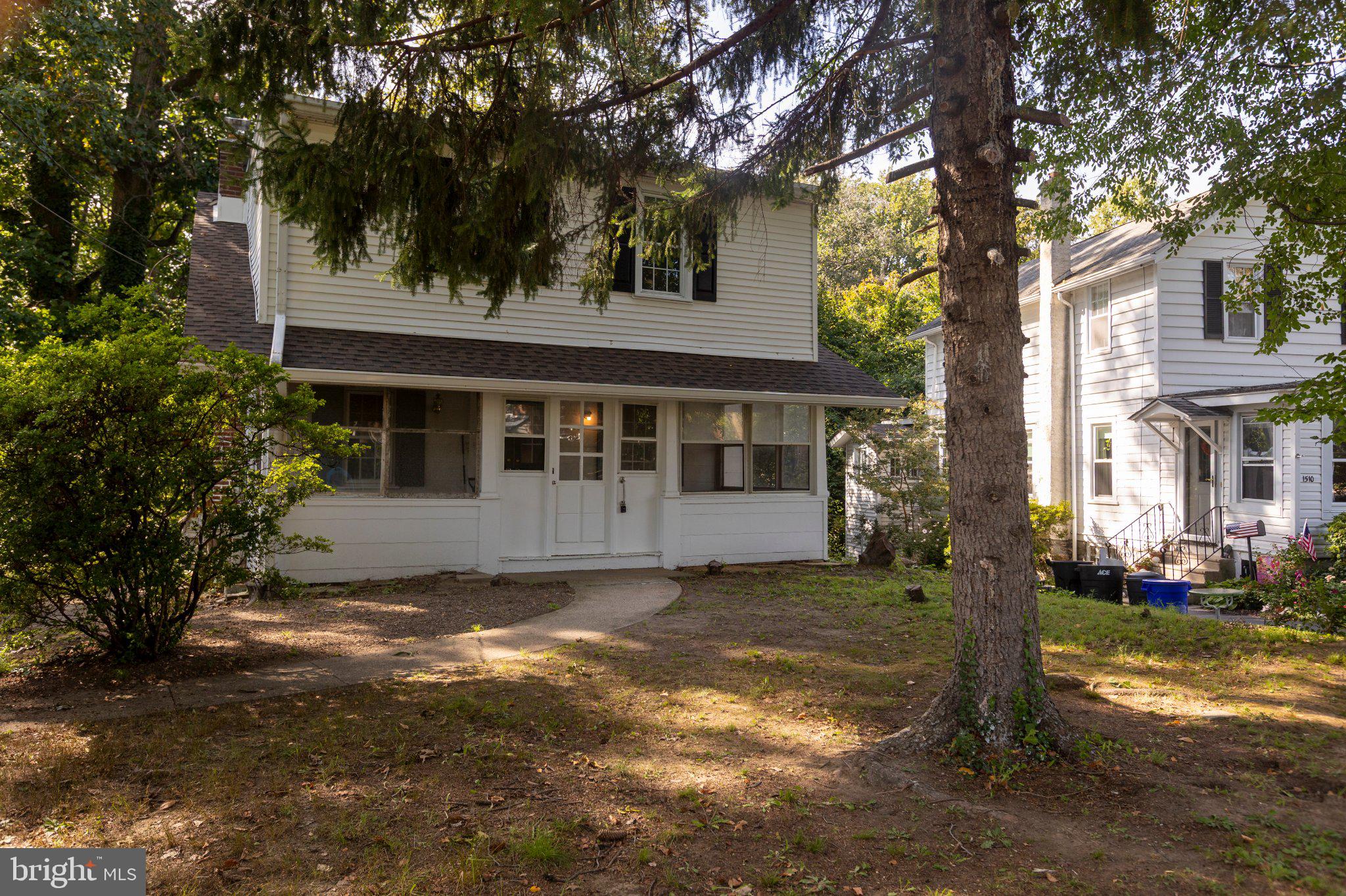 1504 DELMONT AVENUE