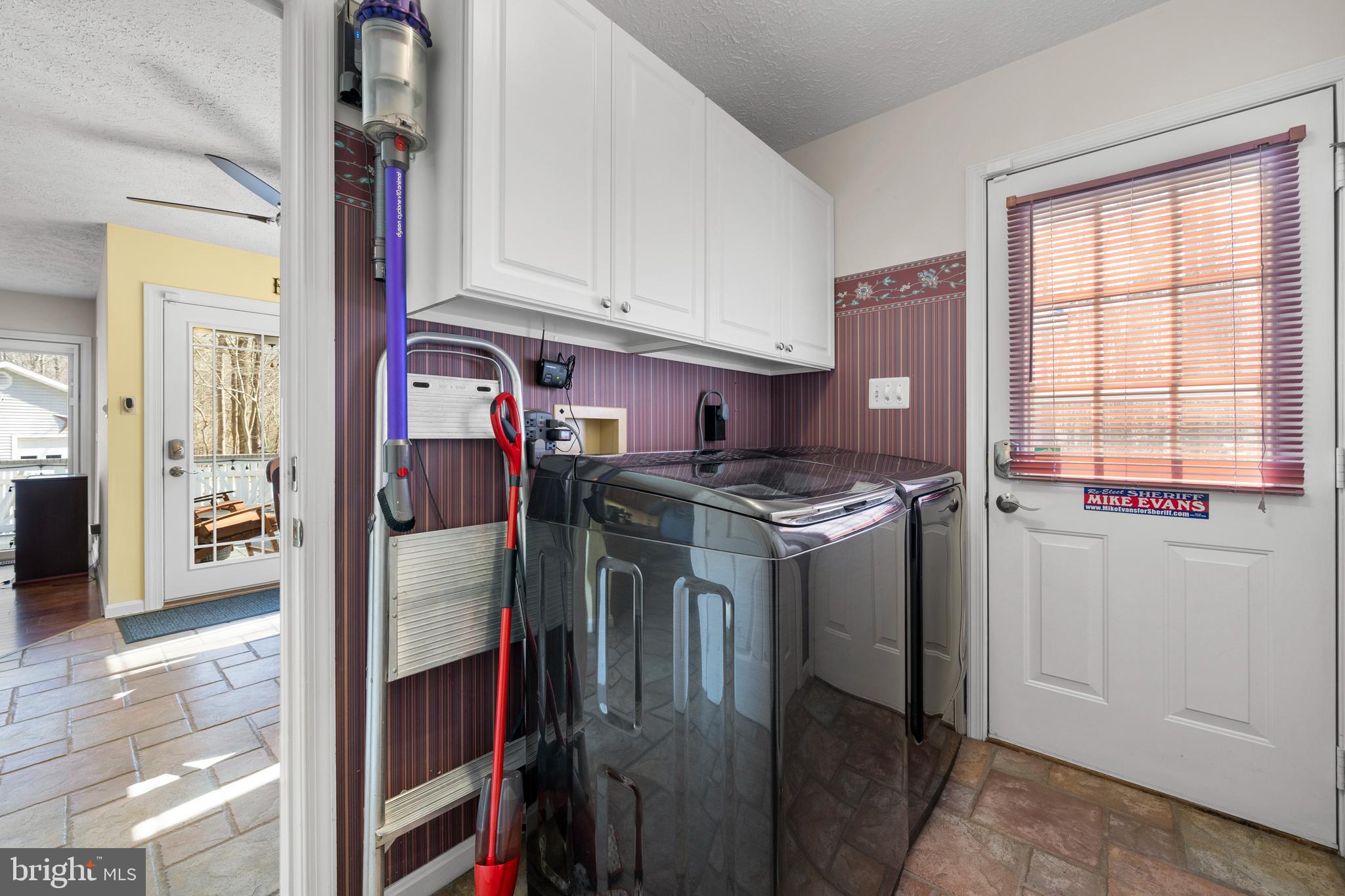 MEADOW OAKS - Residential