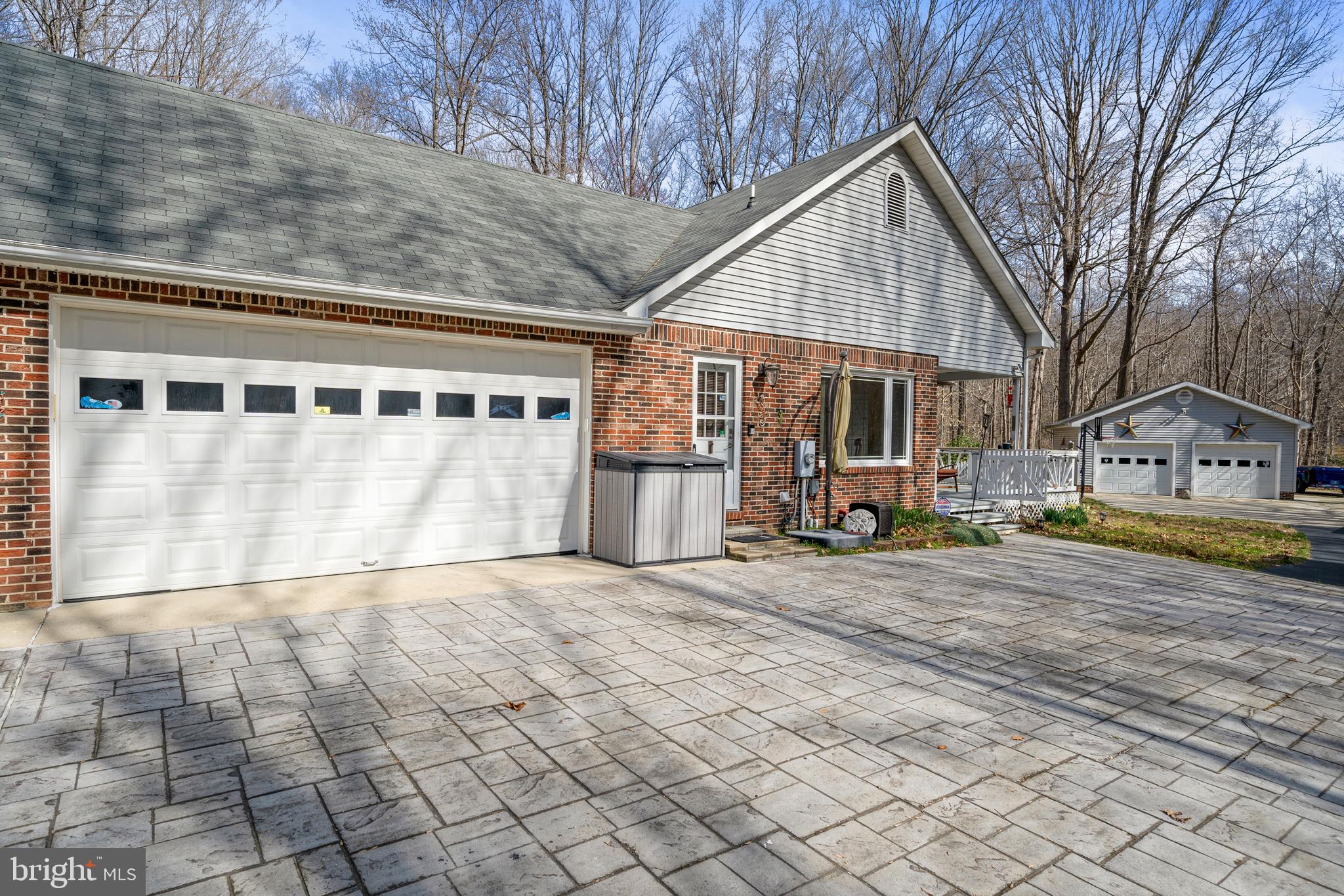 MEADOW OAKS - Residential