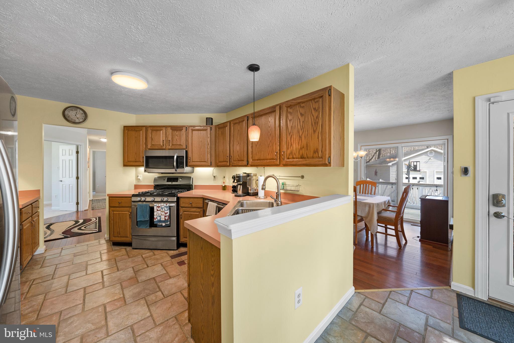 MEADOW OAKS - Residential