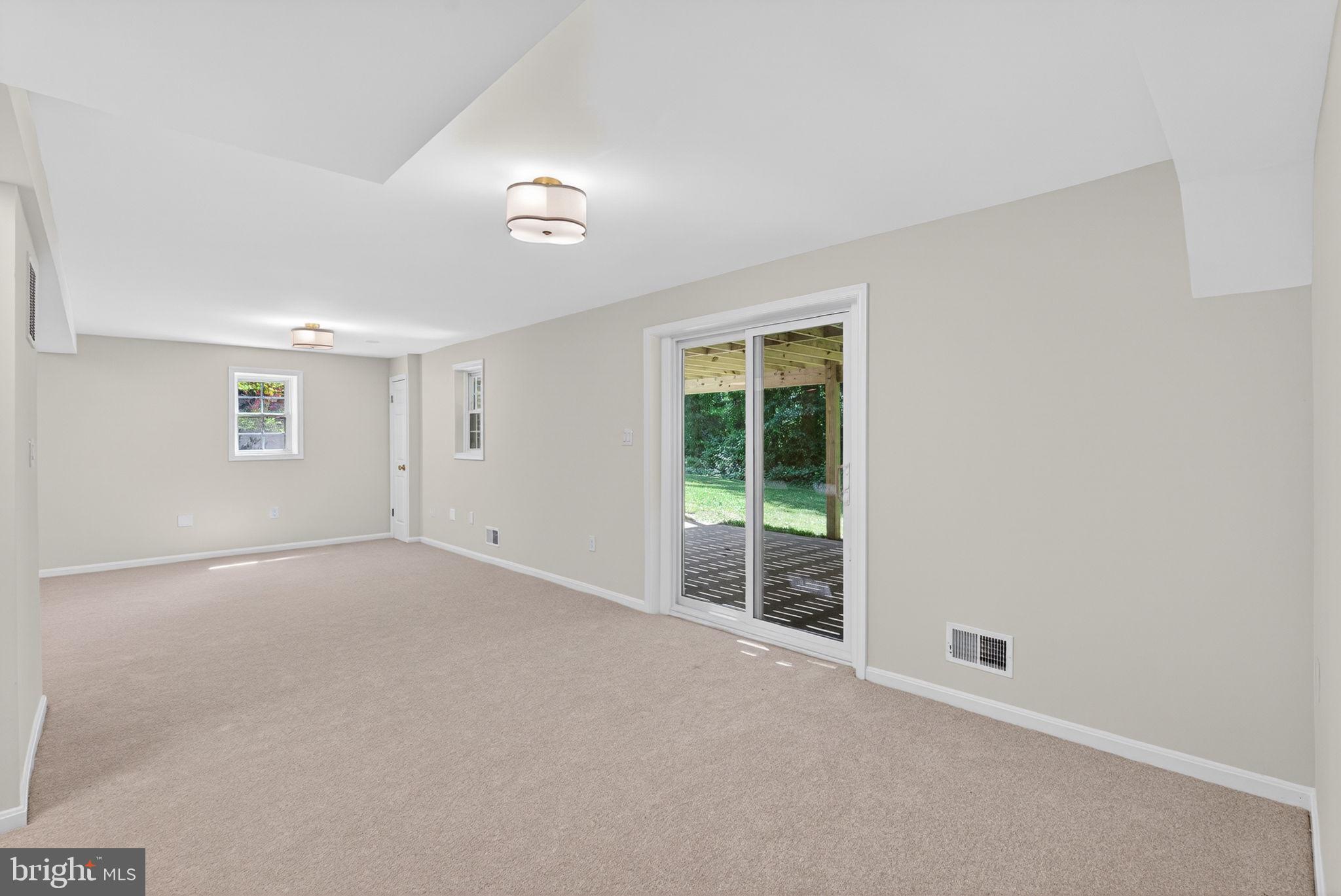 CANTERBURY WOODS - Residential