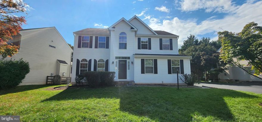 Beautiful 4BR, 3.5BA single family home in amenity-filled Lowes Island community * freshly painted, 9 ft. ceilings, hardwoods on main level * Kitchen with 42" cabinets,  stainless steel appliances, granite countertops * Bay window in kitchen eat-in area * Formal living room and dining room * Large deck with privacy screen * Gas fireplace in family room * Finished lower level with walk-up stairs/areaway to backyard, full bathroom, closets & recessed lighting * 4 bedrooms & laundry room on upper level * Great neighborhood with many amenities inc. pool, tennis courts, basketball courts, miles of walking paths, playgrounds and much more