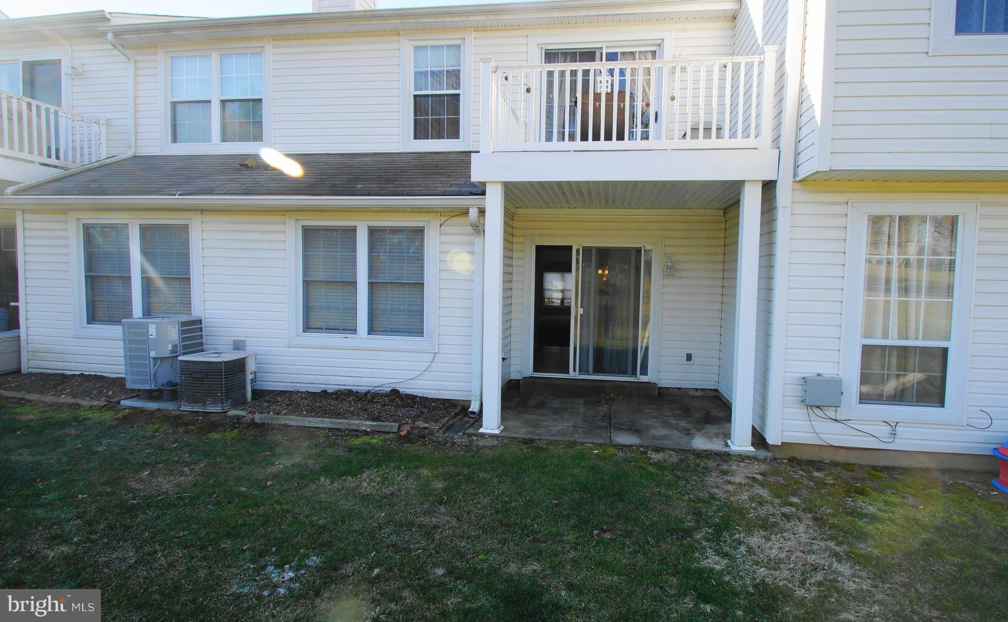 64 BANBURY COURT 2213J