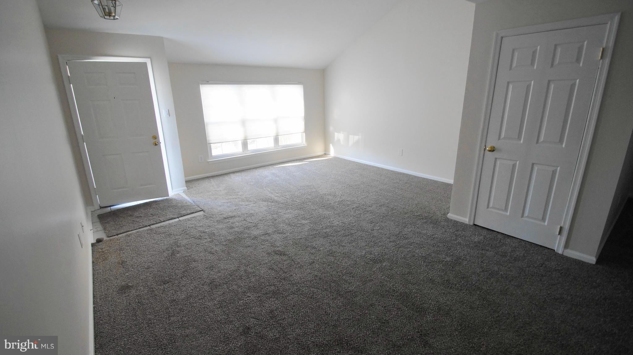 64 BANBURY COURT 2213J