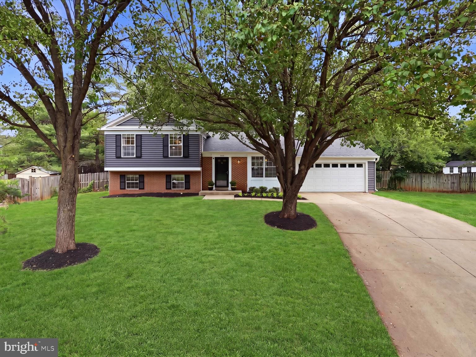 10323 AMBERLEIGH COURT