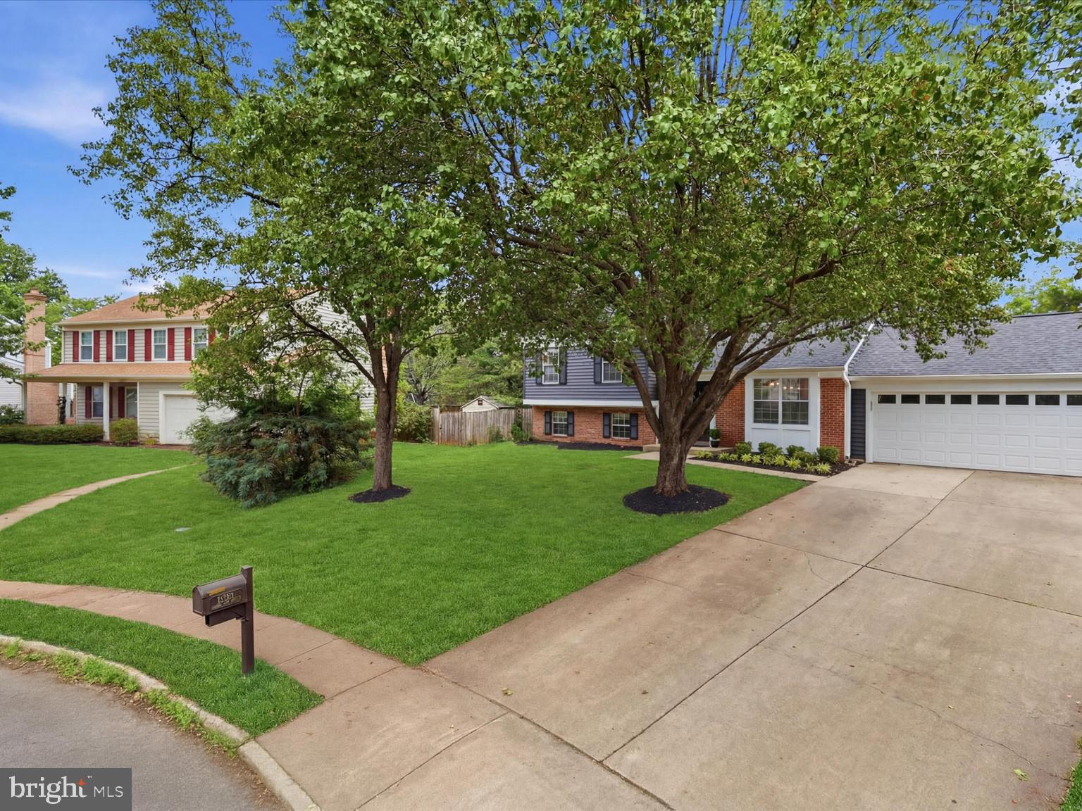 10323 AMBERLEIGH COURT