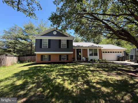 Photo of 10323 Amberleigh Court, MANASSAS, VA 20110 (MLS # VAMN2011072)