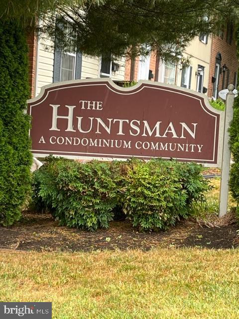 HUNTSMAN CONDO - Residential