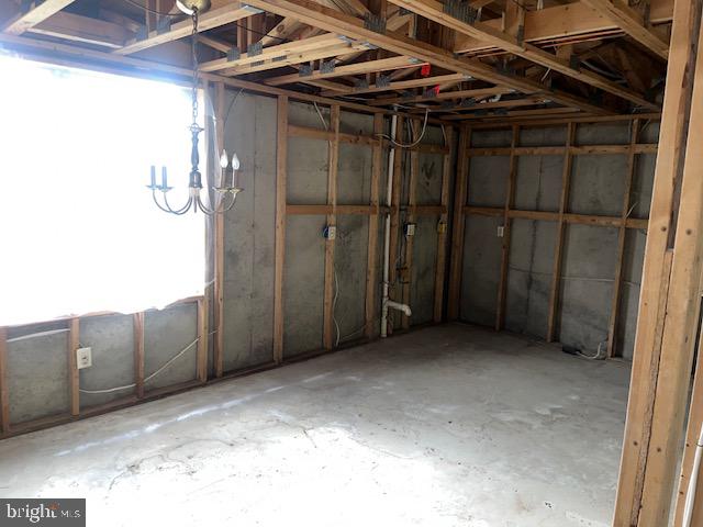 HUNTSMAN CONDO - Residential