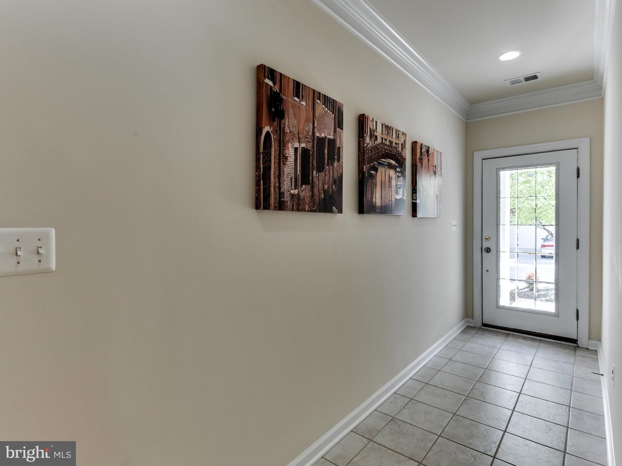 CHARLESTON SQUARE TOWNHM - Residential