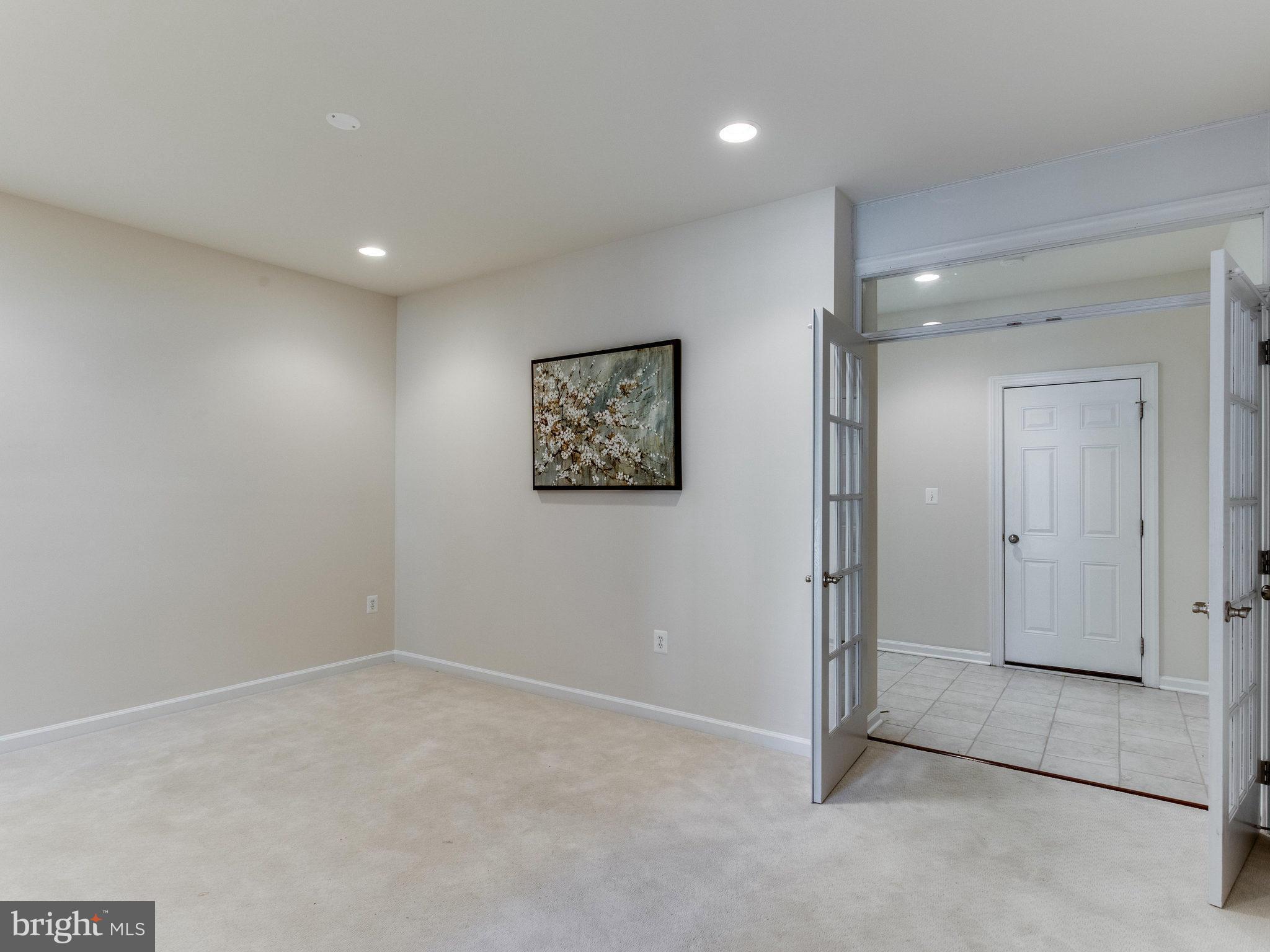 CHARLESTON SQUARE TOWNHM - Residential