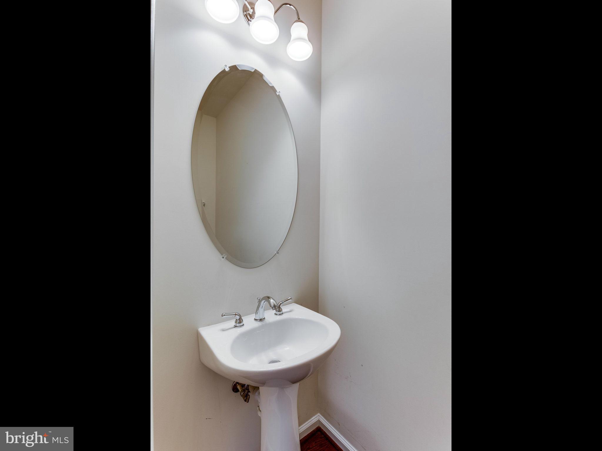 CHARLESTON SQUARE TOWNHM - Residential