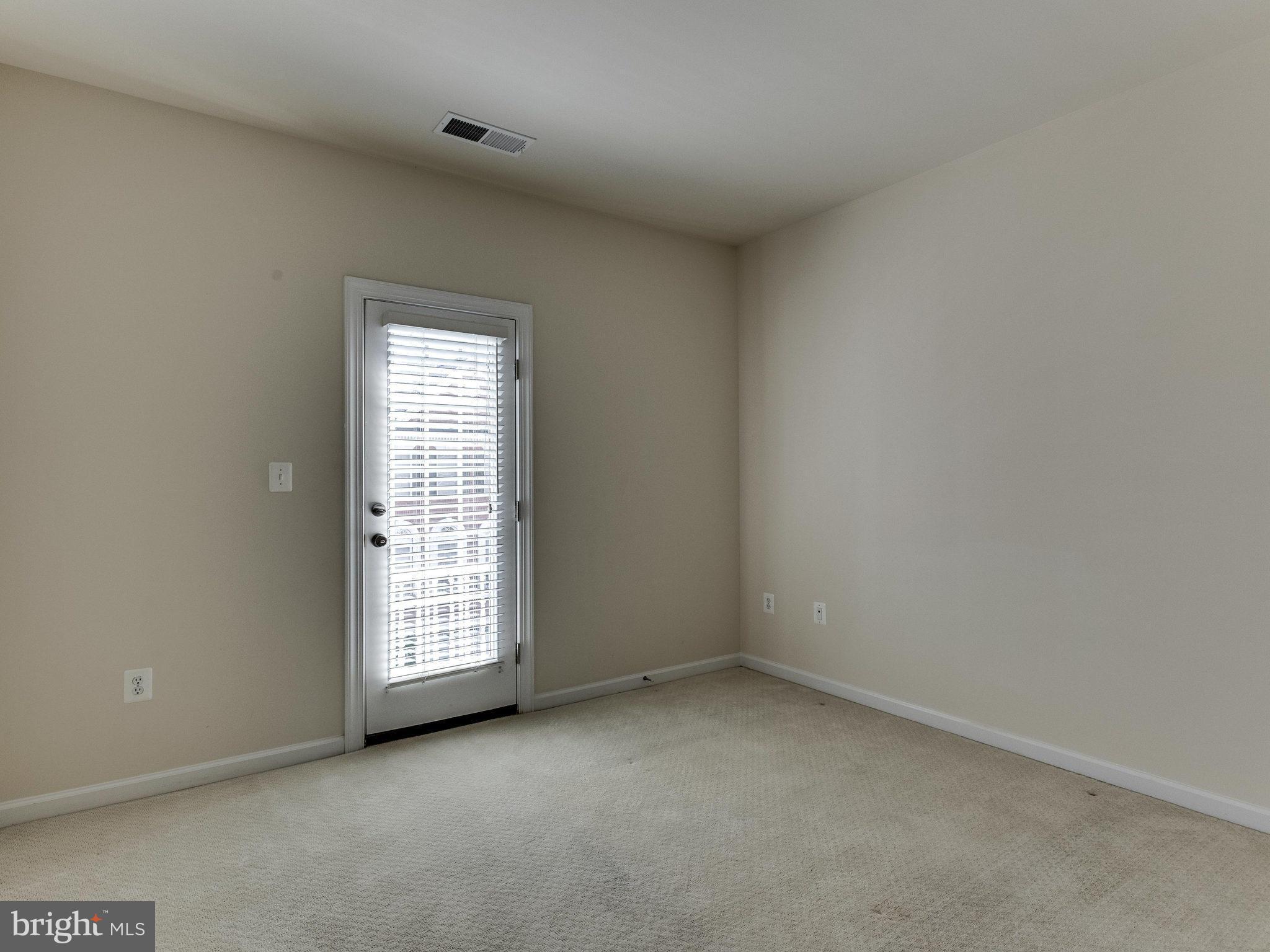 CHARLESTON SQUARE TOWNHM - Residential