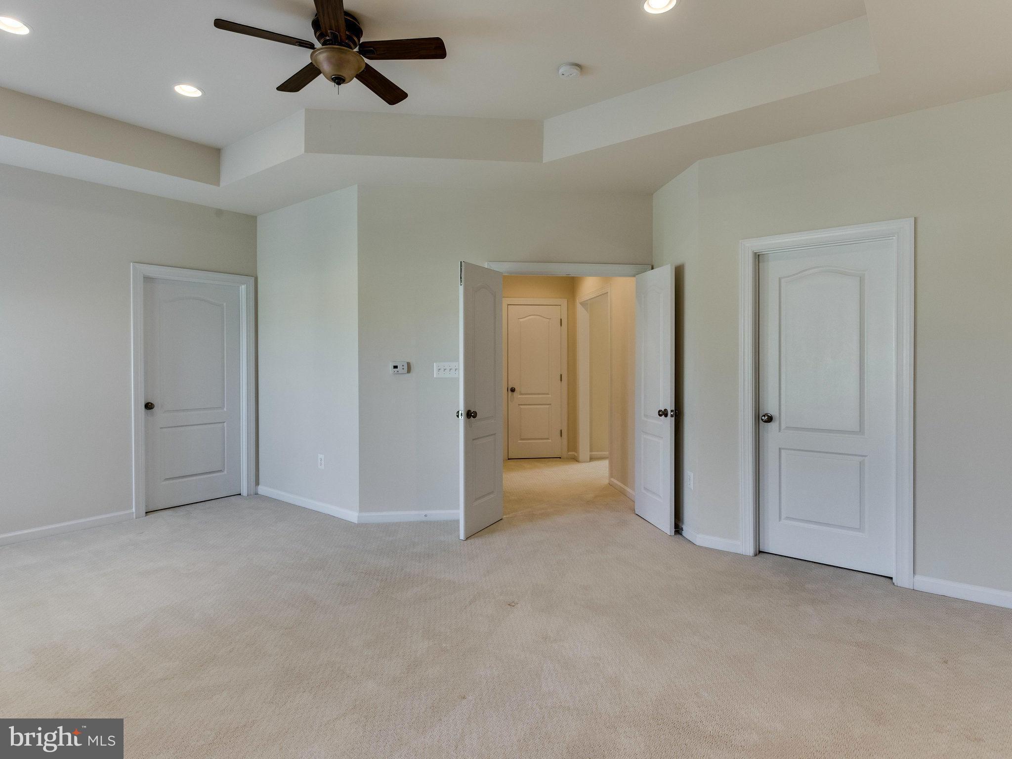 CHARLESTON SQUARE TOWNHM - Residential