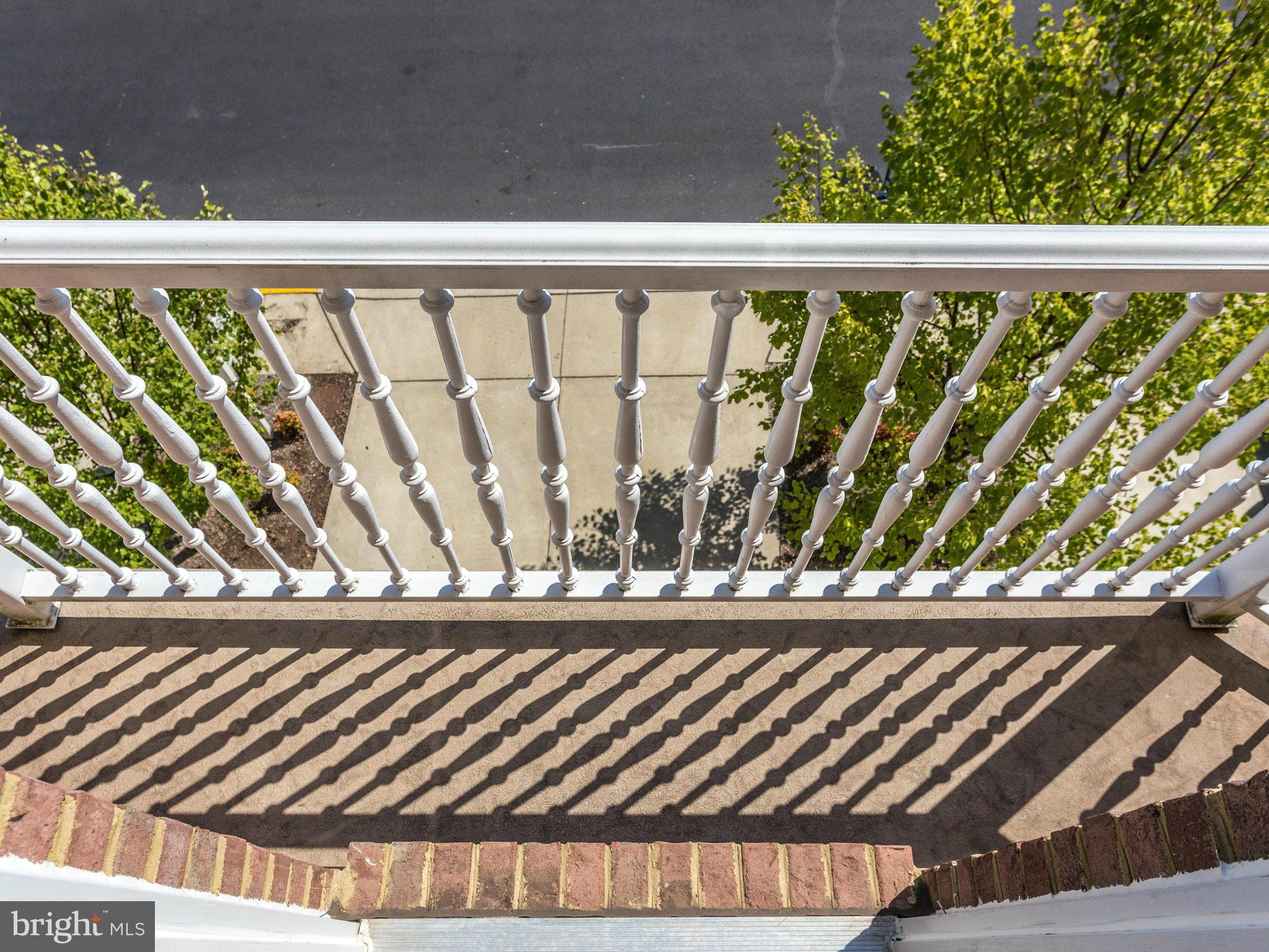 CHARLESTON SQUARE TOWNHM - Residential